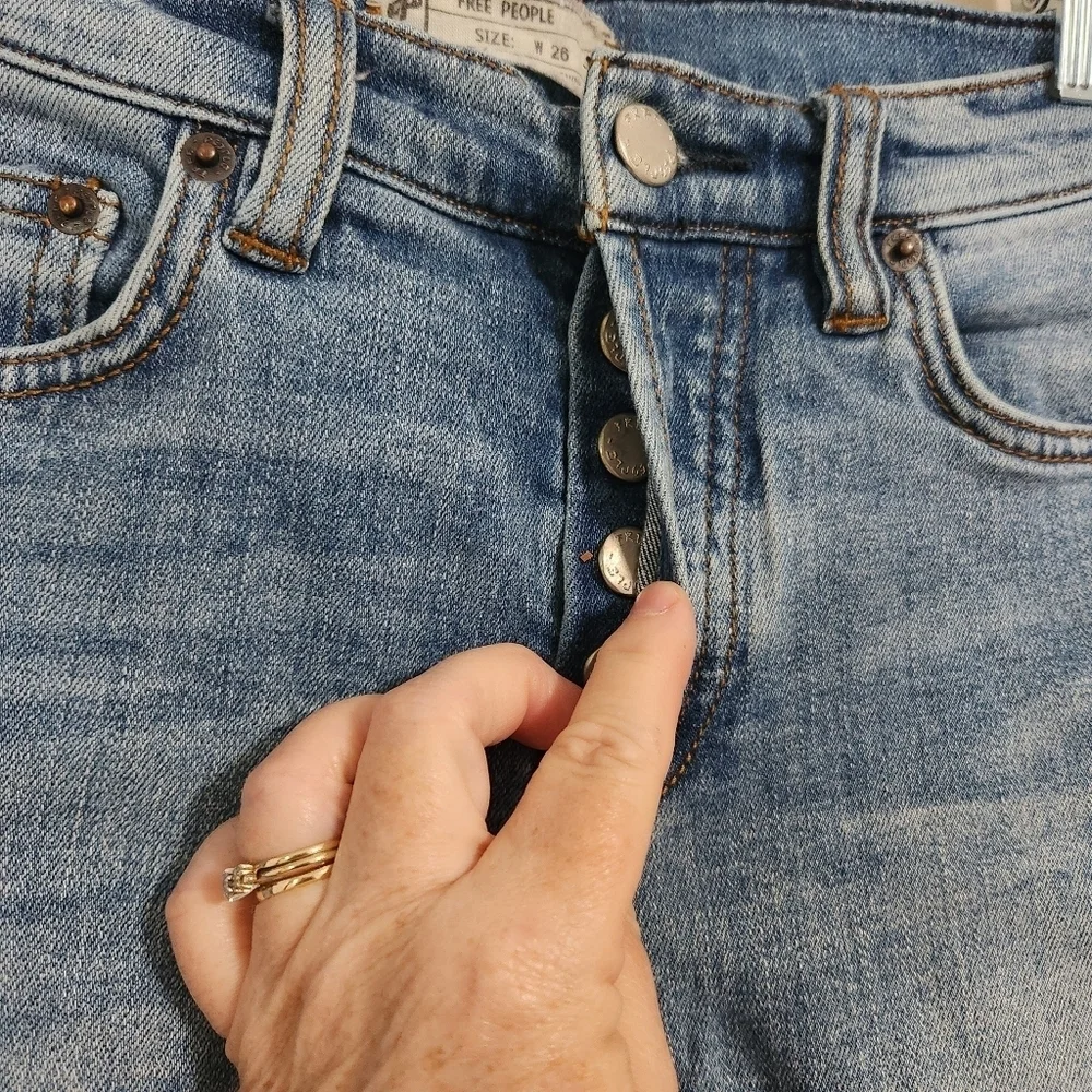 Free People Fray Hem Cropped Jeans, SZ 26
